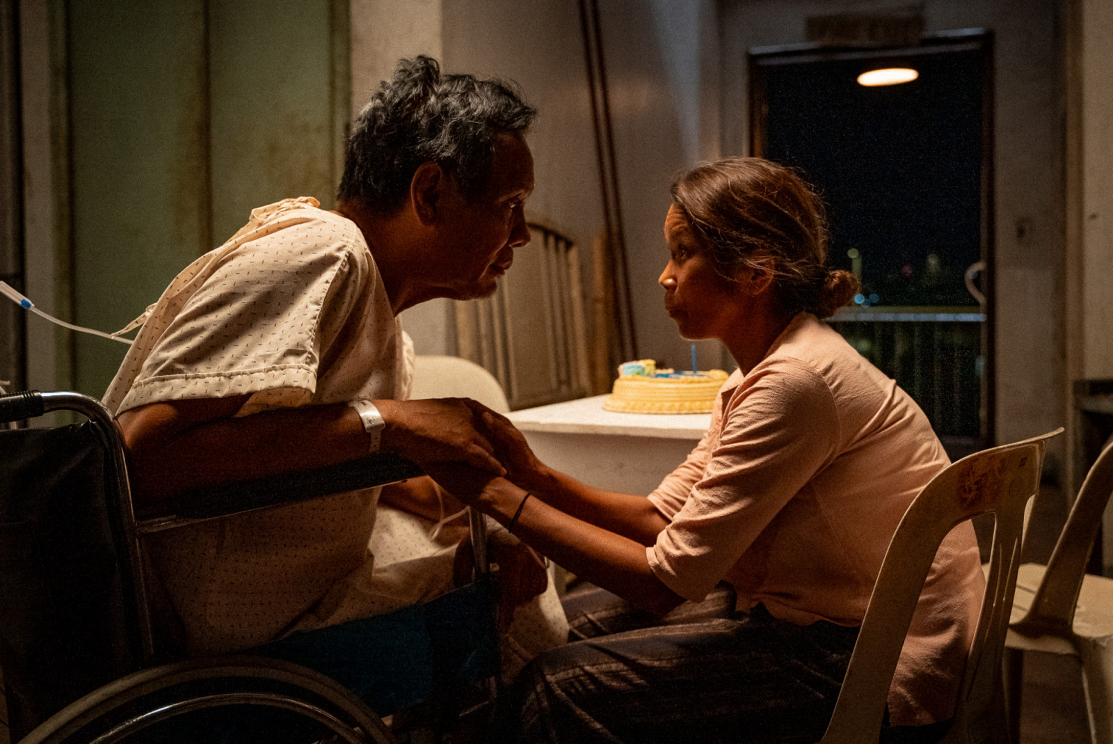 Marietta “Pokwang” Subong and Joey Marquez in ‘2 Valid IDs’ (Photo: Neil Daza)