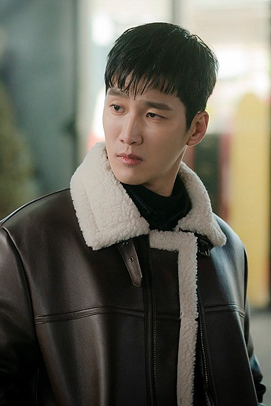 Ahn Bo-hyun as the ruthless corporate bully Jang Geun-won in JTBC drama Itaewon Class