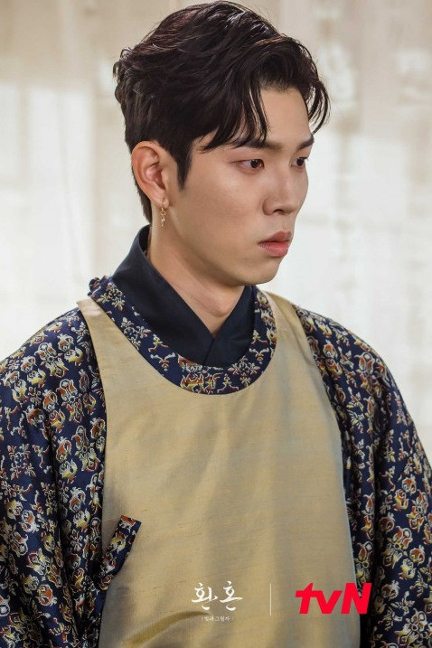 Yoo In-soo as playful young mage Park Dang-gu in tvN fantasy romance drama Alchemy of Souls