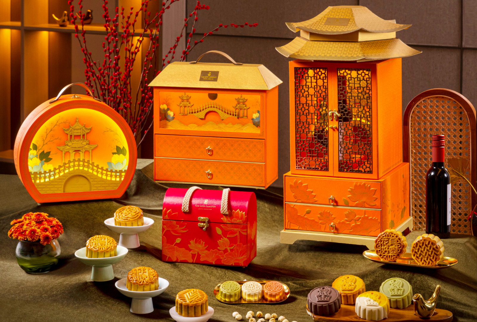 Find a selection of classic and premium mooncake flavours from The Ritz-Carlton Jakarta, Pacific Place