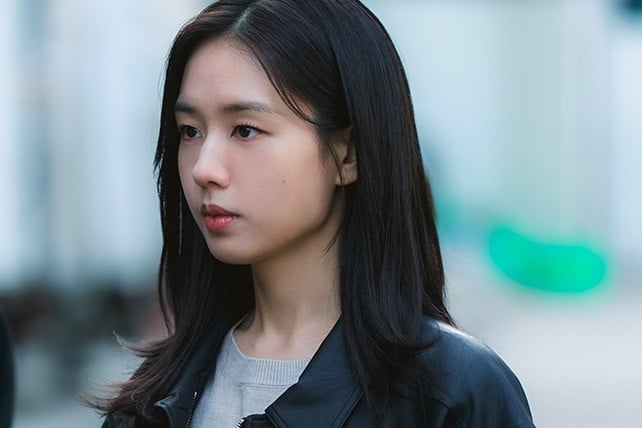 In ‘A Love Other Than Yours’, Ahn Eun-jin stars as Lee Mi-do alongside Seo Kang-joon as Namgung Ho, a couple facing emotional crossroads after a decade together