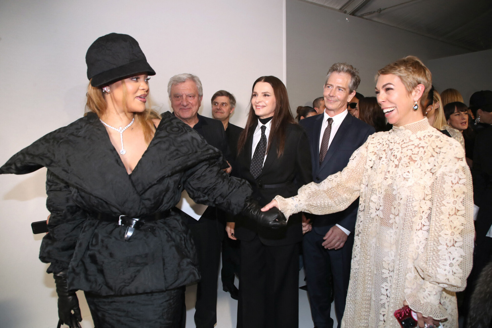Rihanna, Sidney Toledano, Juliette Binoche, Ben Mendelsohn (réalisateur) et Mathilde Favier arrivent Backstage après la Défilé de Mode Christian Dior, Collection Haute Couture Printemps/Été 2024 - Greetings, dans le cadre de la Fashion Week de Paris, France, le 22 Janvier 2024. © Olivier Borde / Bertrand Rindoff / Bestimage