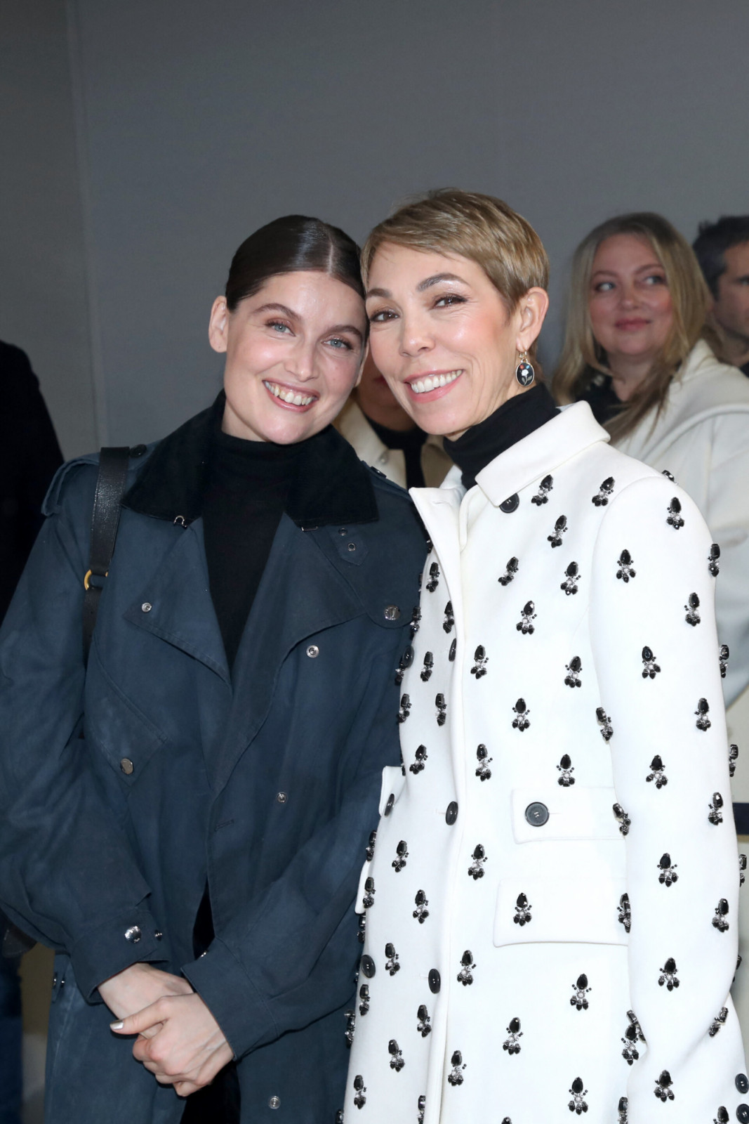 Info du 18/08/2026 - Mathilde Favier (directrice des relations publiques Dior) et son compagnon le producteur de cinéma Nicolas Altmayer sont décédés hier dans un accident de voiture dans les Deux-Sèvres - Laetitia Casta et Mathilde Favier - Front Row du défilé Christian Dior "Collection Haute Couture Printemps/Eté 2025" au Musée Rodin, lors de la Fashion Week de Paris (PFW), le 27 janvier 2025. © Bertrand Rindoff/Bestimage