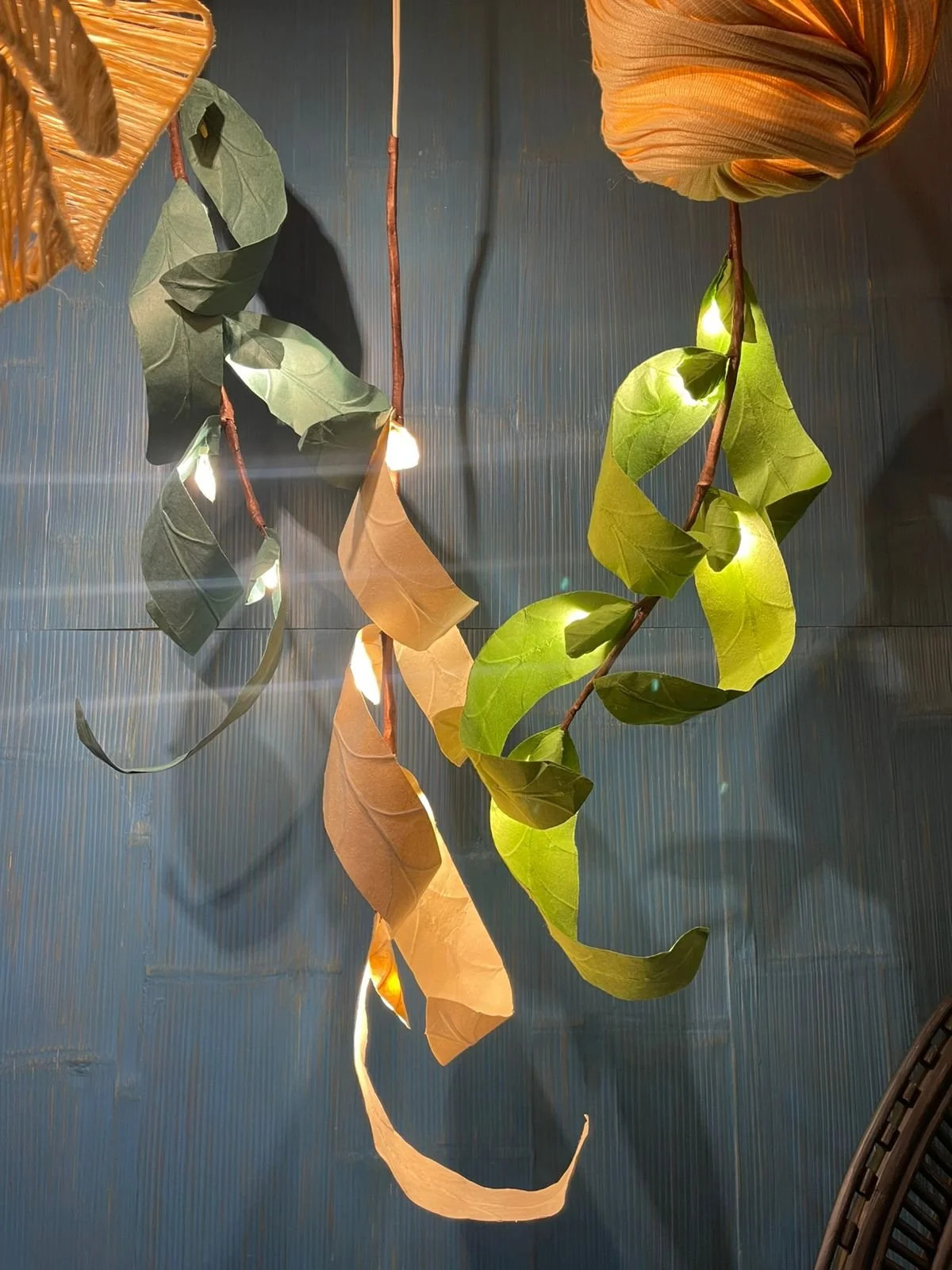 Curly Willow Leaf lamp by Jaime Brias