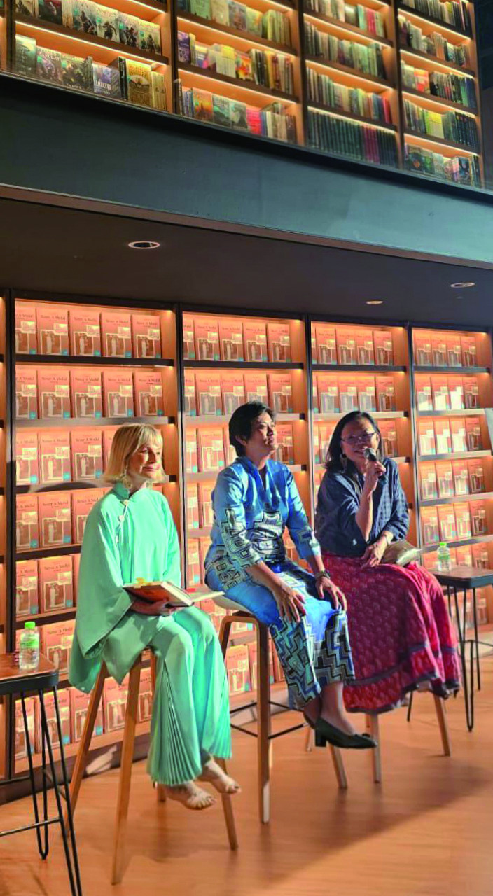 Thompson, Tunku Puteri Safinaz and Joan Mahony at the launch of ‘Never a Medal’