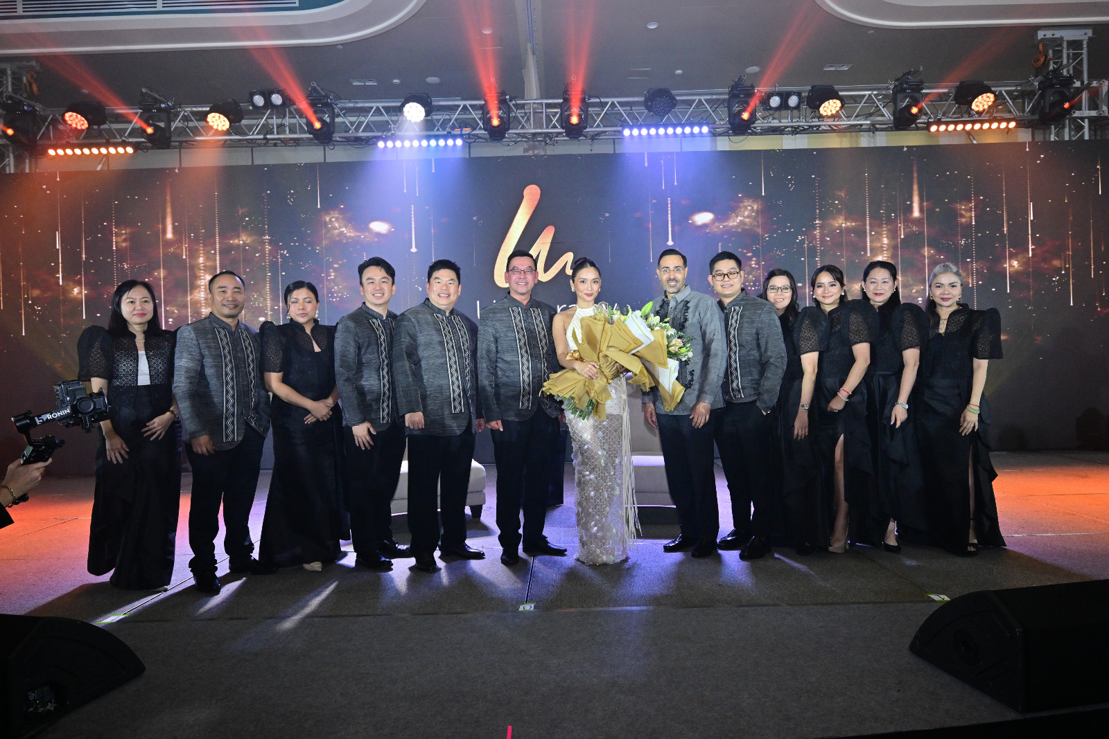 Kathryn Bernardo takes the stage with the Vanguard and Merz Aesthetics teams