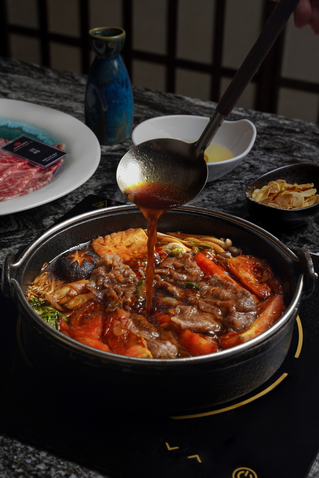 Kuah Sukiyaki khas yang manis dan pedas