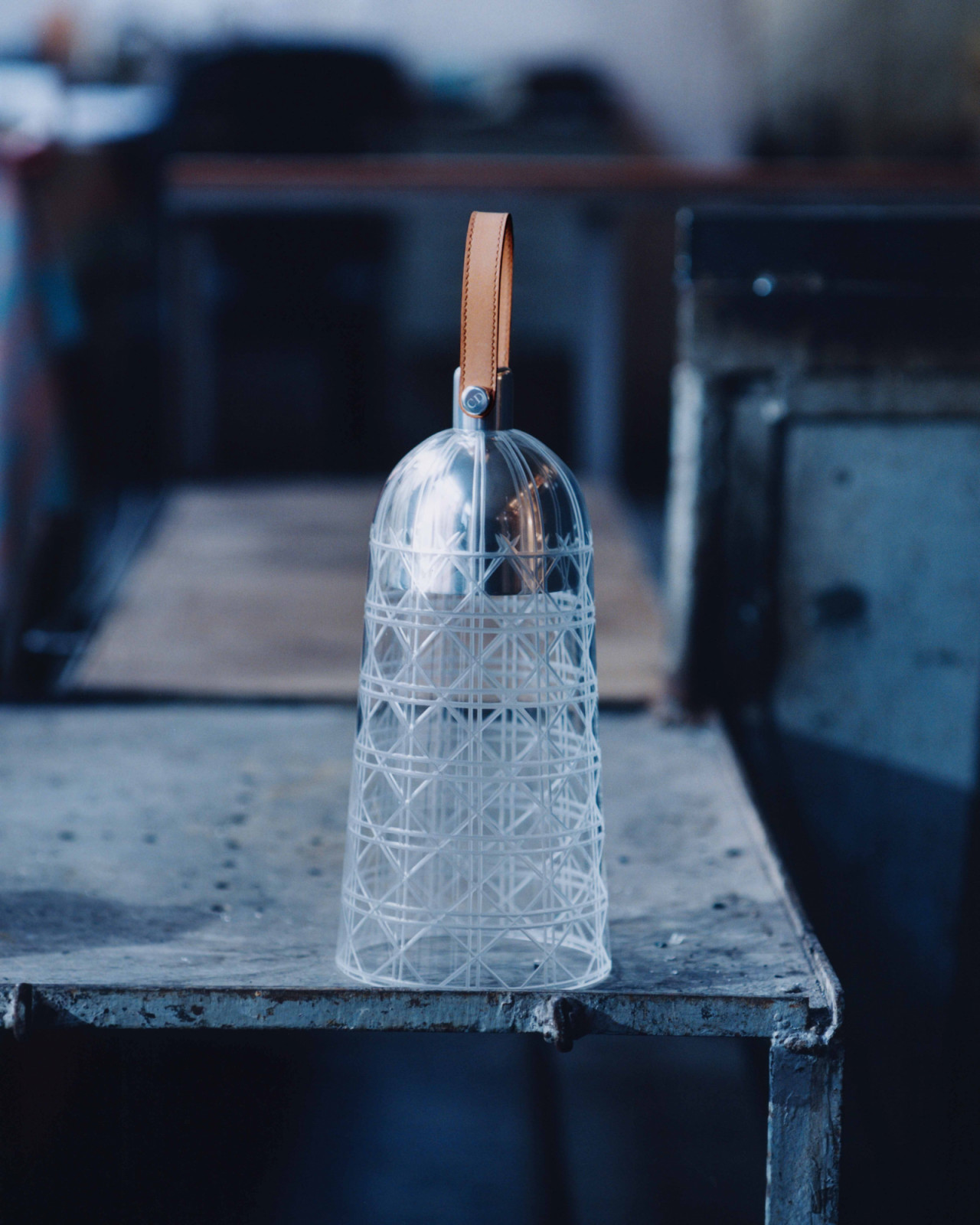 The Dior Maison Corolle portable lamp in clear Murano glass