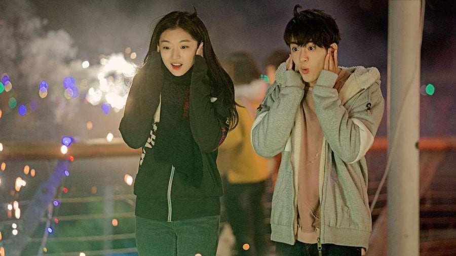 Sun Qian as Shi Miao and Joseph Zeng as Shi Fen in the C-drama Take My Brother Away.
