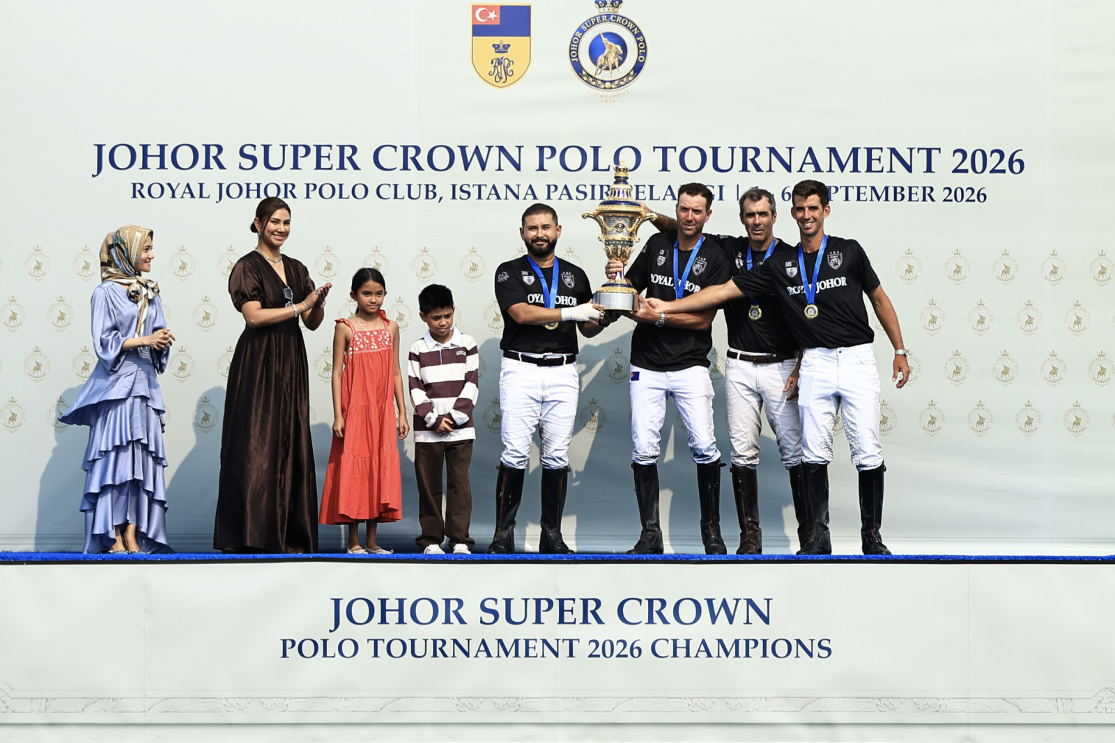 L to R: YAD Datin Sharmin Fazlina Mohd Shukor, Her Highness Che’ Puan Mahkota Khaleeda, Tunku Khalsom Aminah Sofiah Tunku Ismail, Raja Muda Johor Tunku Iskandar Tunku Ismail, HRH Tunku Mahkota Ismail, Pablo Pieres, Juan-Martin Nero and Juan Bautista Panzillo