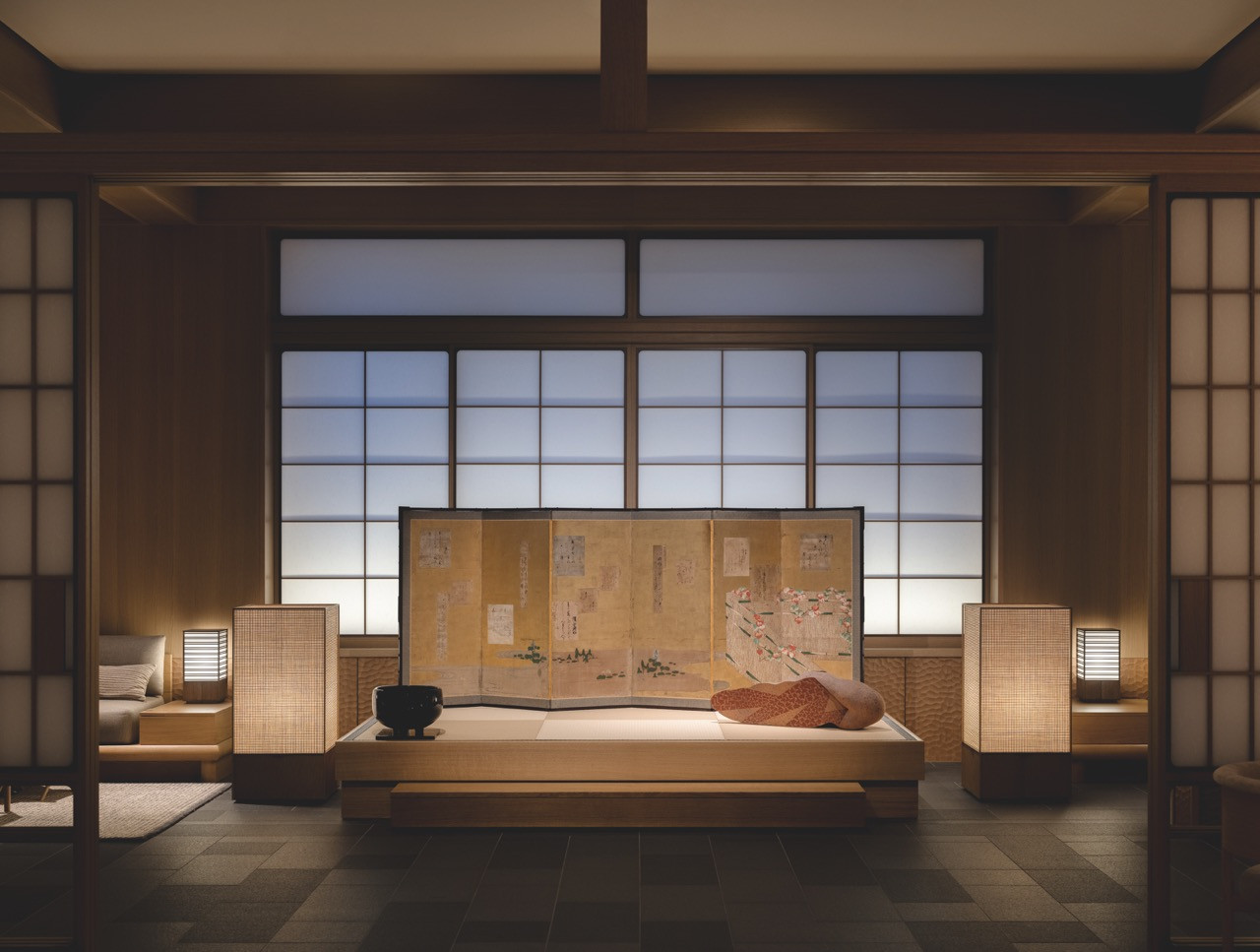 The Living Room’s raised tokonoma platform, set with a folding
byobu screen