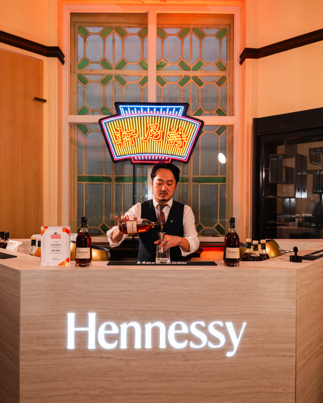 The Hennessy bar in action