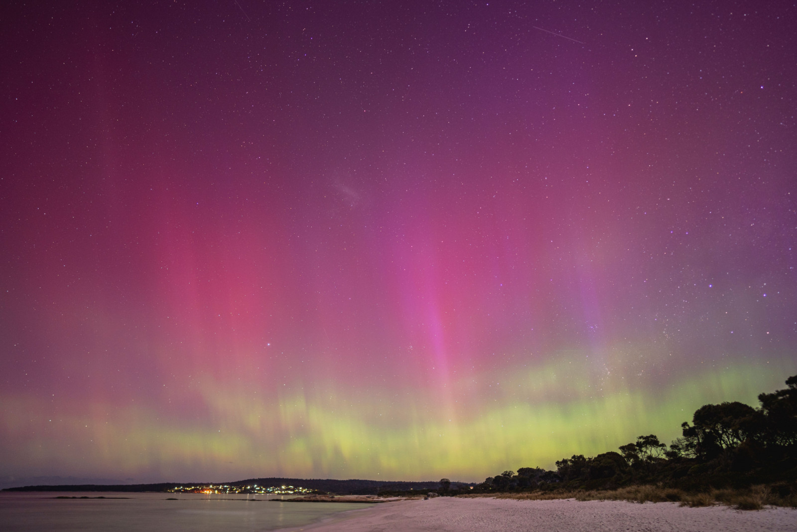Binalong Bay is situated at the southern end of the Bay of Fires Conservation area