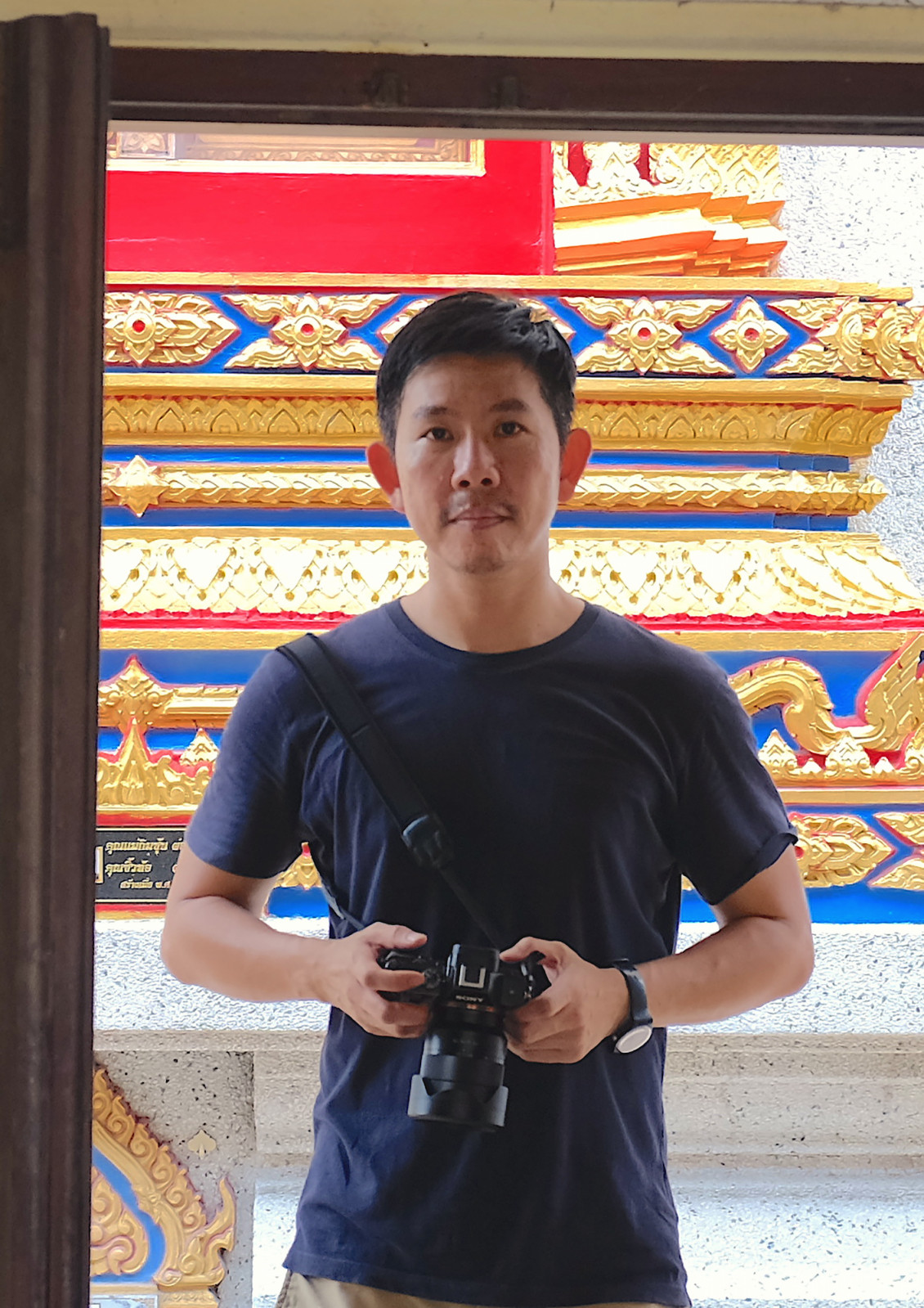 การที่ ‘๙ วัด สู่สวรรค์’ ได้รับเลือกเป็นตัวแทนประเทศไทยไปชิงรางวัลออสการ์ เป็นสิ่งที่สมพจน์ยอมรับว่า “เกินความคาดหมายเราไปมาก” และผลพลอยได้ที่ทำให้เขามีความสุขไม่แพ้กัน คือการได้เห็น อภิชาติพงศ์ วีระเศรษฐกุล ภูมิใจและมีความสุขไปกับความสำเร็จครั้งนี้ด้วย (ภาพ: At A Time Pictures, Kick The Machine Films)