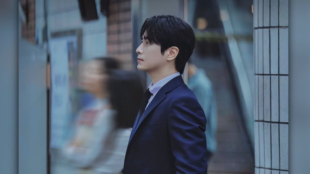 Lee Jun-hyuk’s Gong Eun-tae discovers that the real jackpot in ‘The Ordinary Jackpot’ is freedom from fear, not from work (Photo: TVN)