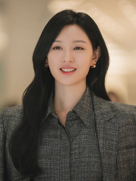 Kim Ji-won as chaebol heiress Hong Hae-in in tvN romance drama Queen of Tears