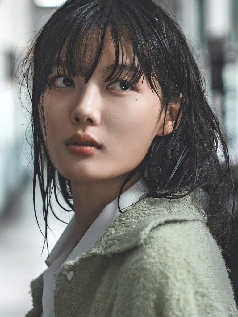 Kim You-jung as sociopathic actress Baek Ah-jin in TVING psychological thriller Dear X
