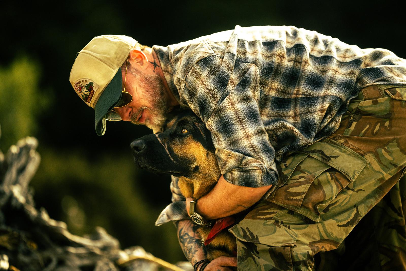 A look at ‘Heart of the Beast’, starring Brad Pitt and real German Shepherd ‘Uber’ (Photo: Paramount Pictures)