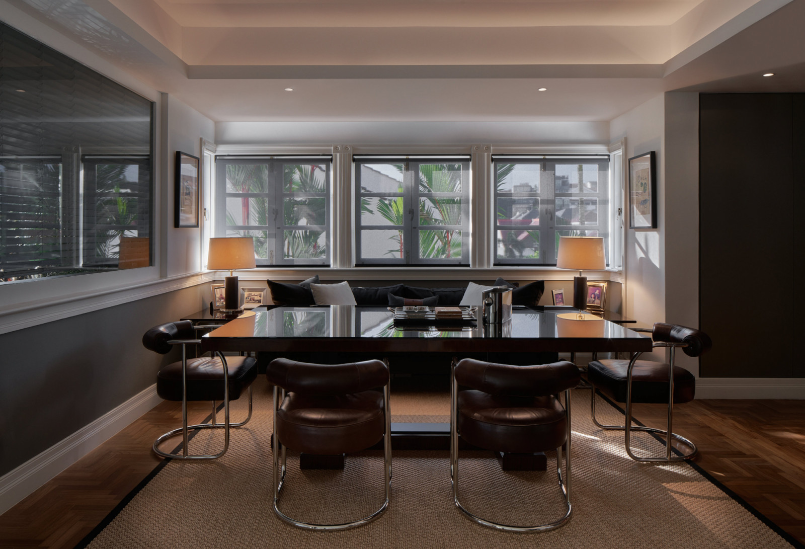 Part of the entertainment mezzanine, this meeting area is furnished with an Art Deco meeting table and chairs