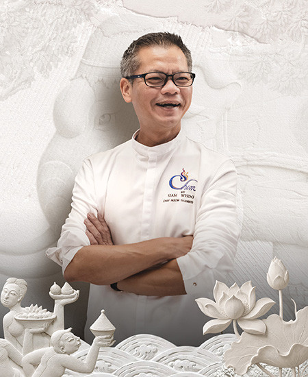 เชฟ Noom Thaninthorn Juntharawan แห่งร้าน Chim by Siam Wisdom และ Chim by Chef Noom