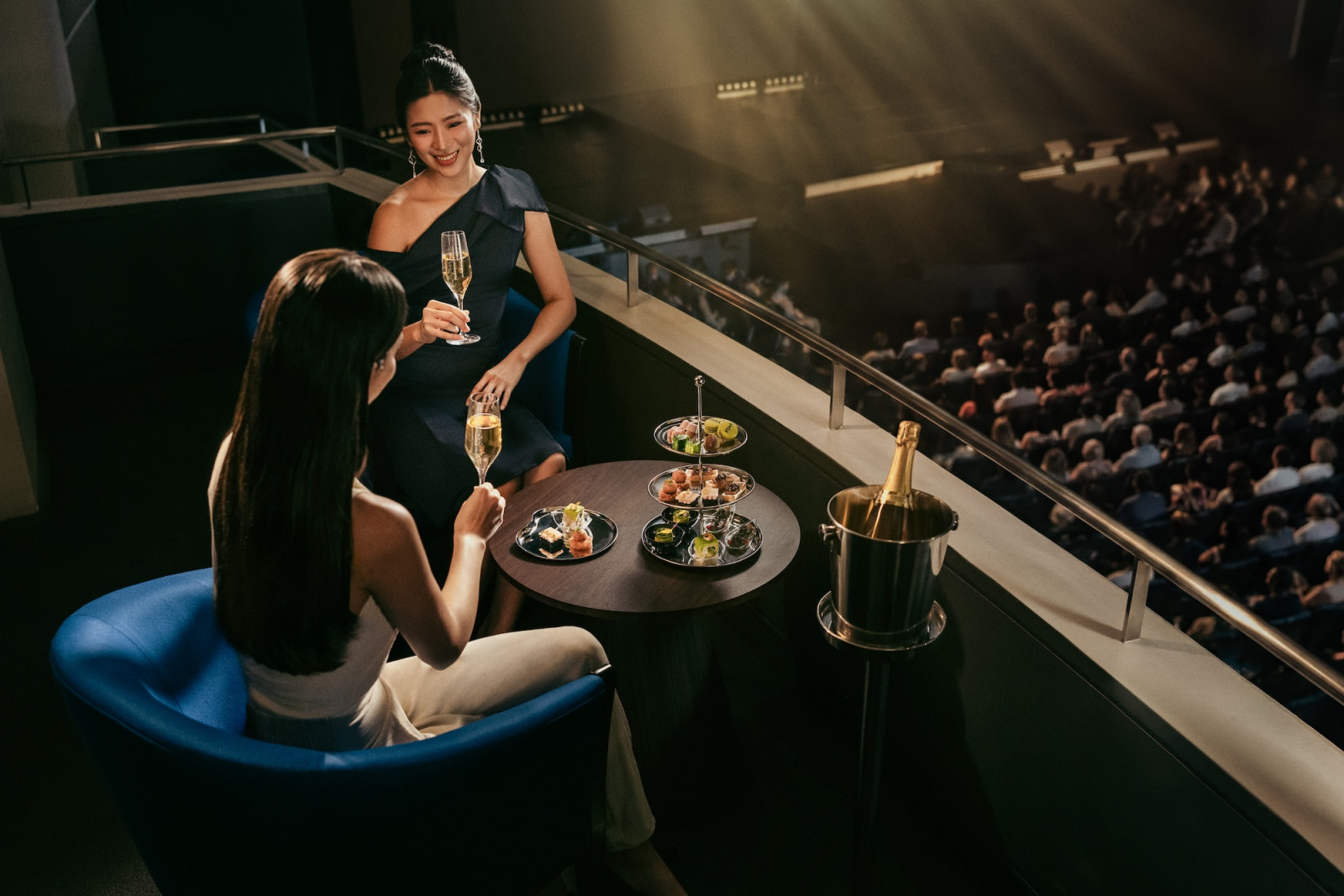 Marina Bay Sands offers an exclusive Show & Dine menu, perfectly timed for your theatre experience (Photo: Marina Bay Sands)