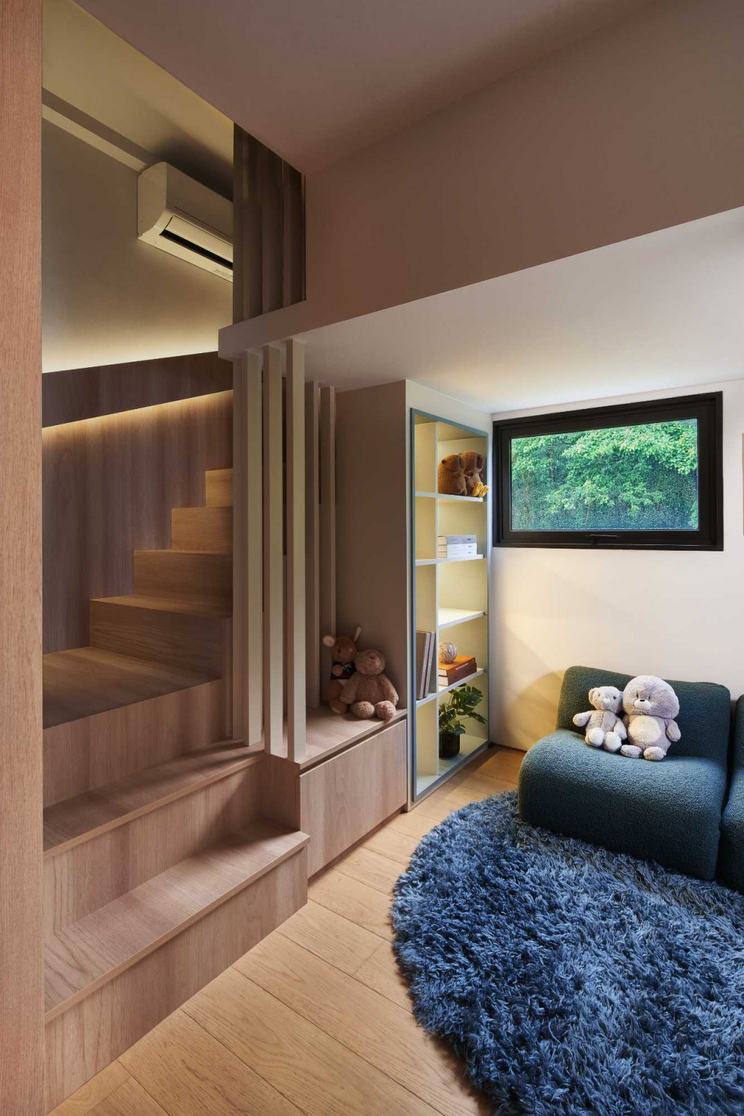 The play area under the loft bed