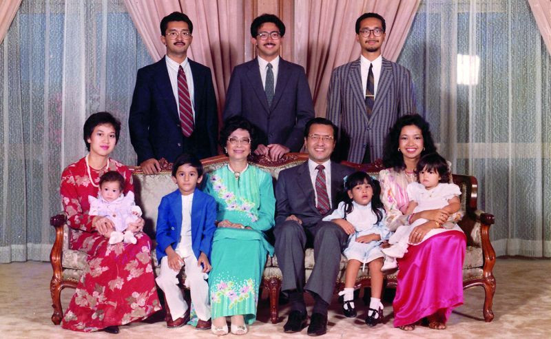 The Mahathir family (Photo: Malaysia Tatler, 2016)