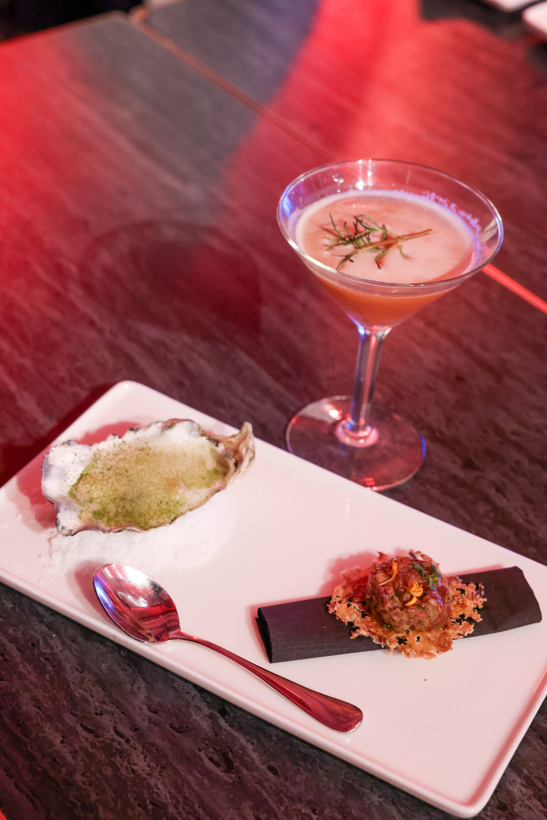 ‘Oyster & Wagyu’ was a creative pairing by chefs Rodrigo Osorio and Chele González, featuring a plump Gallagher oyster, cava-yuzu espuma, fennel and green apple, served alongside crispy pork trotters, Wagyu tartare and wood-fired bell peppers | Off Menu 2026