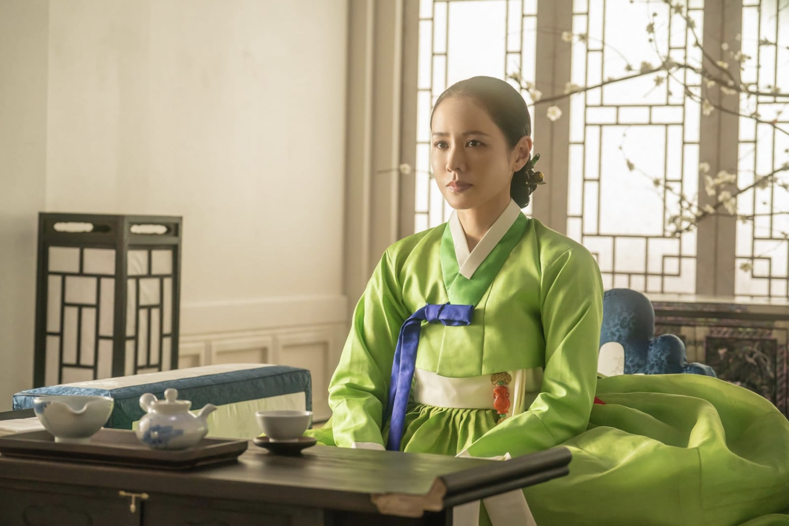 A prominent figure in South Korean television since her 2001 debut, Son Ye-jin has maintained a steady screen presence across terrestrial melodramas, psychological thrillers, and global streaming productions. Here are 10 essential Son Ye-jin K-dramas to watch (Photo: IMDb)