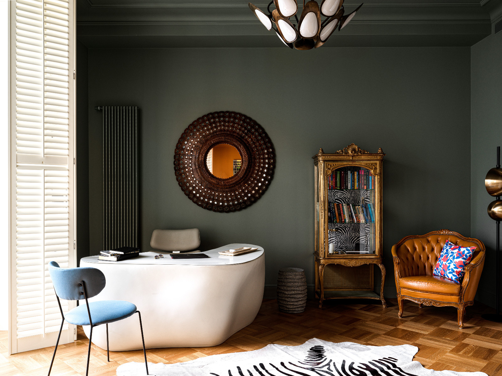 The study of a Moscow apartment renovated by Anna Erman