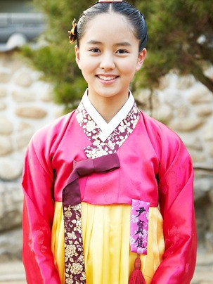 Kim So-hyun as young Yoon Bo-kyung in MBC historical K-drama The Moon Embracing the Sun