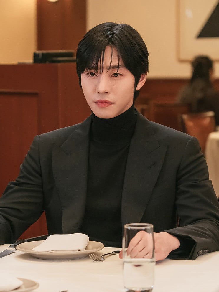 Ahn Hyo-seop as a hotshot corporate researcher Matthew Lee in Sold Out on You