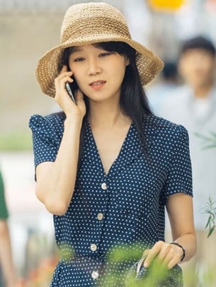 Gong Hyo-jin relocates to the village of Ongsan in When the Camellia Blooms