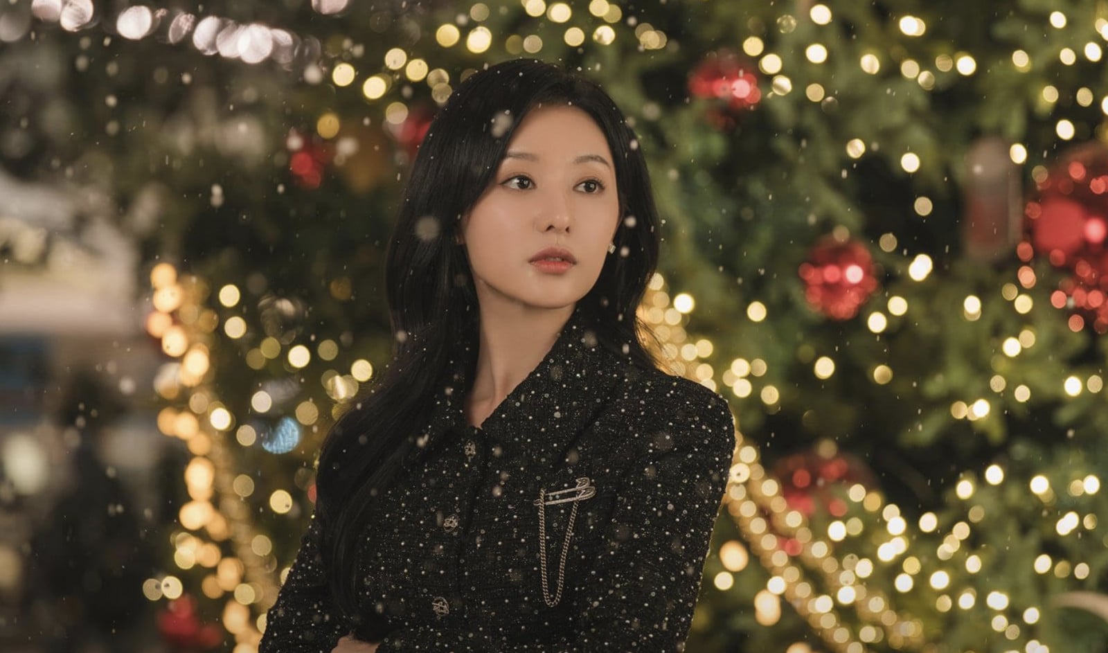 Whether you fell for her as iconic heiress Yoo Rachel or the fierce Hong Hae-in, this streaming guide breaks down where to watch Kim Ji-won’s K-dramas (Photo: IMDb)