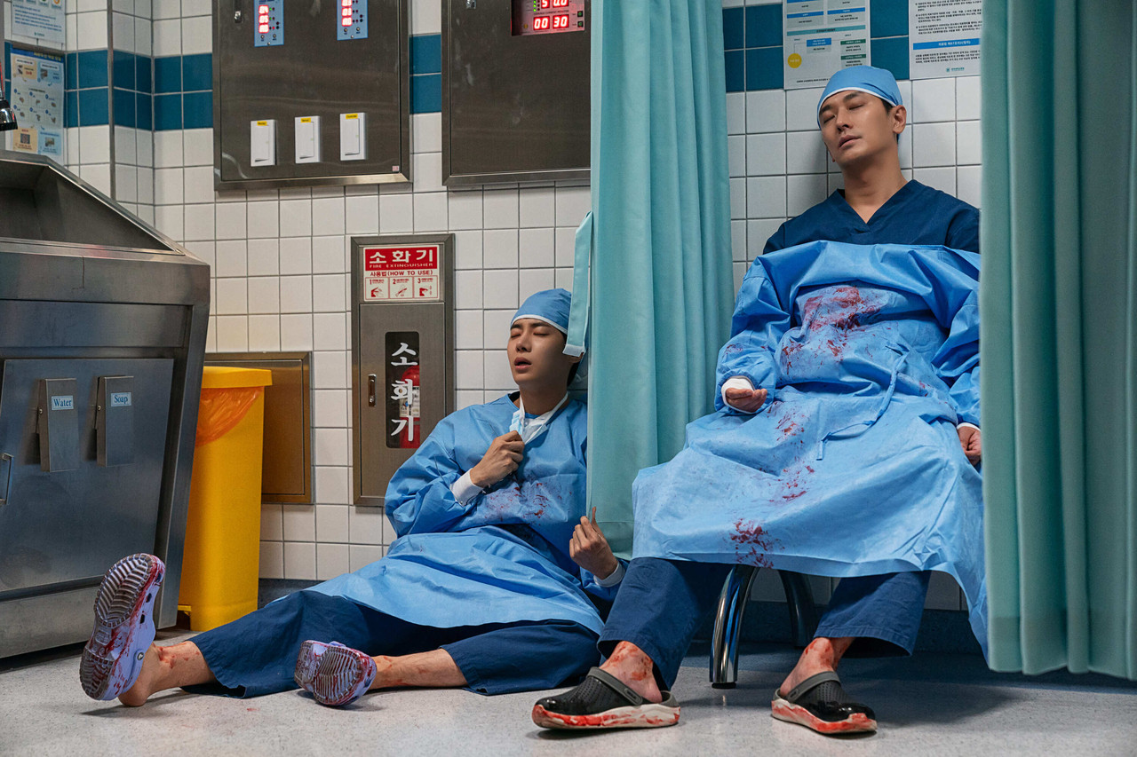 Trauma Code bloody hospital scene (Photo: Netflix)