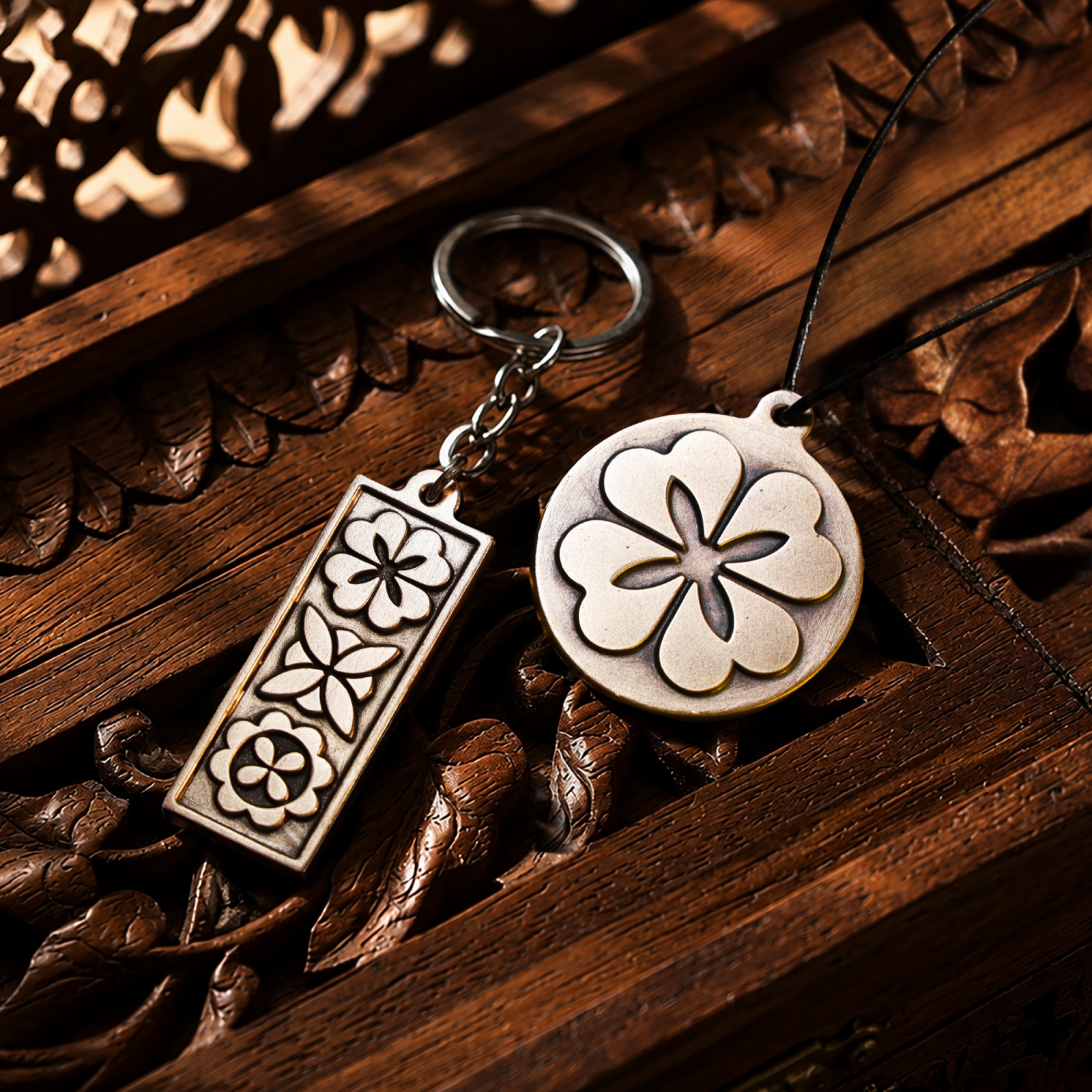 Two new moulds inspired by the V&A collection, and adapted into a necklace or a keychain for workshops