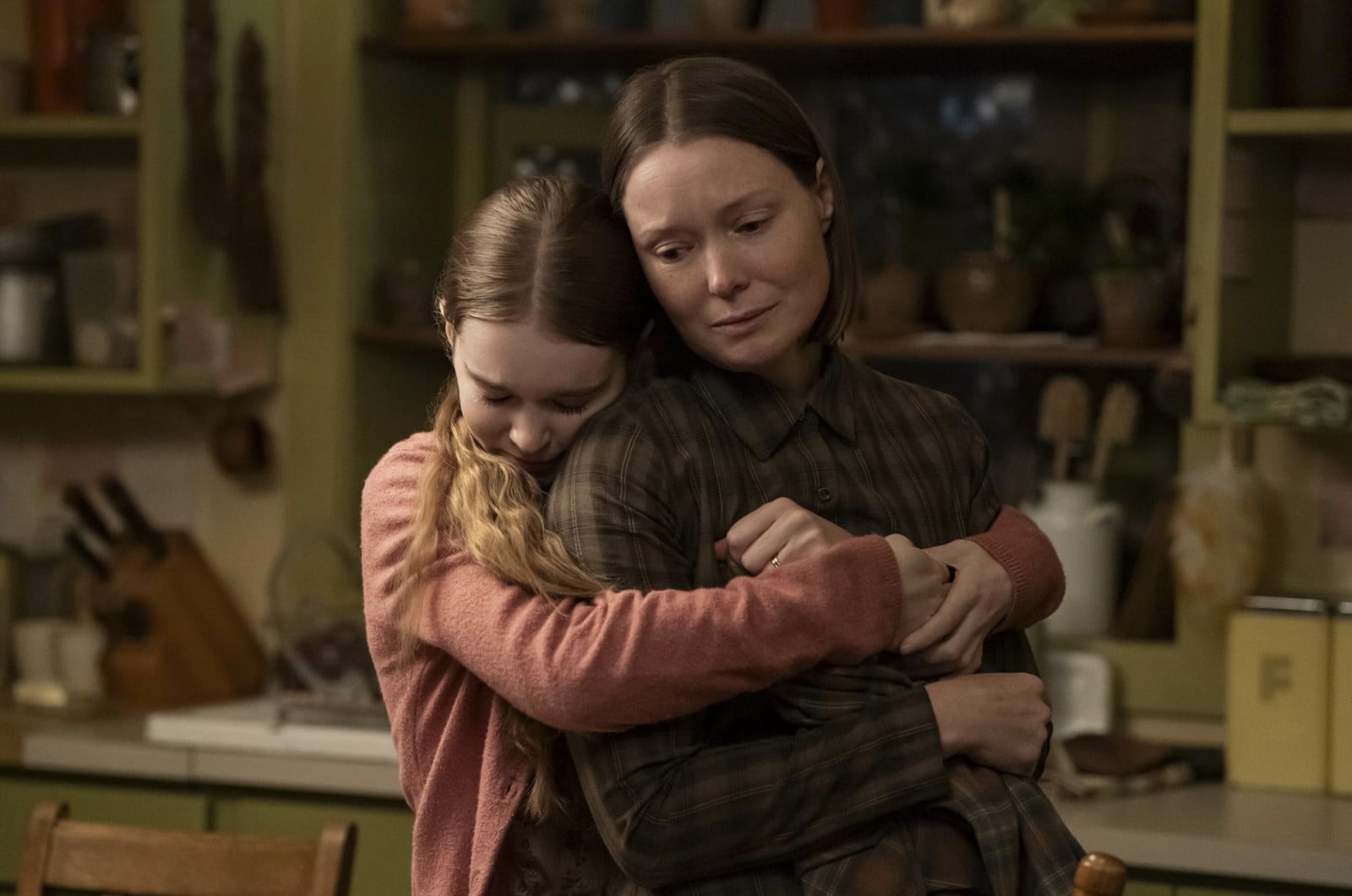 Horror relies on trust, and few creators build it like a true theatrical company. Discover how a regular ensemble of familiar actors rotates through grief, malice, and moral terror across the expanding work of Mike Flanagan (Photo: IMDb)