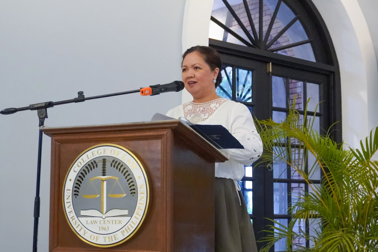 Gay Jane Perez speaks about space technology before an audience at the University of the Philippines College of Law (Photo: Courtesy of Philippine Space Agency)