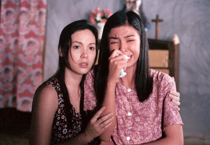 Claudine Barretto and Glaiza de Castro in ‘Sukob’ (Photo: courtesy of Star Cinema)