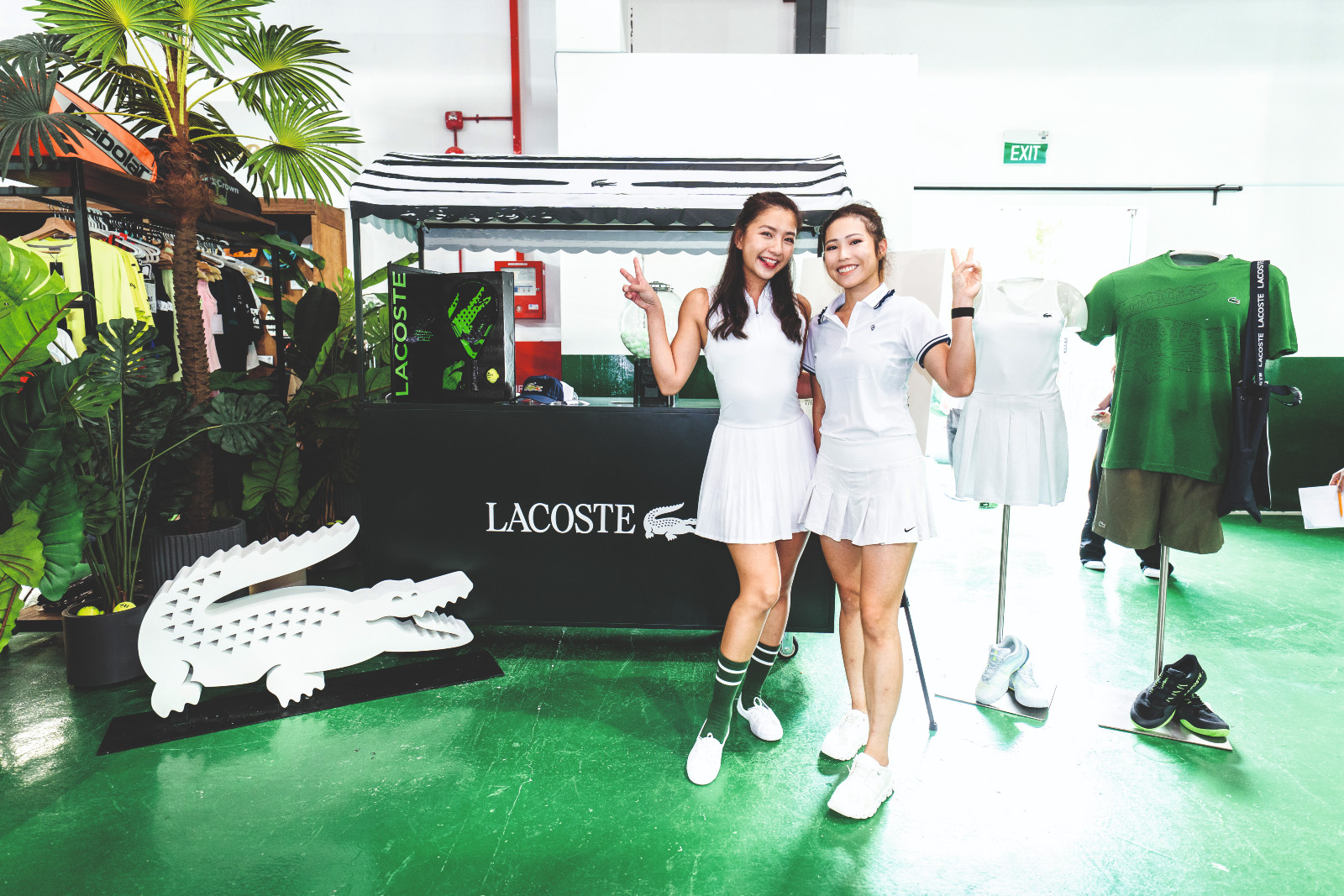 Vanessa and Jessica Ho