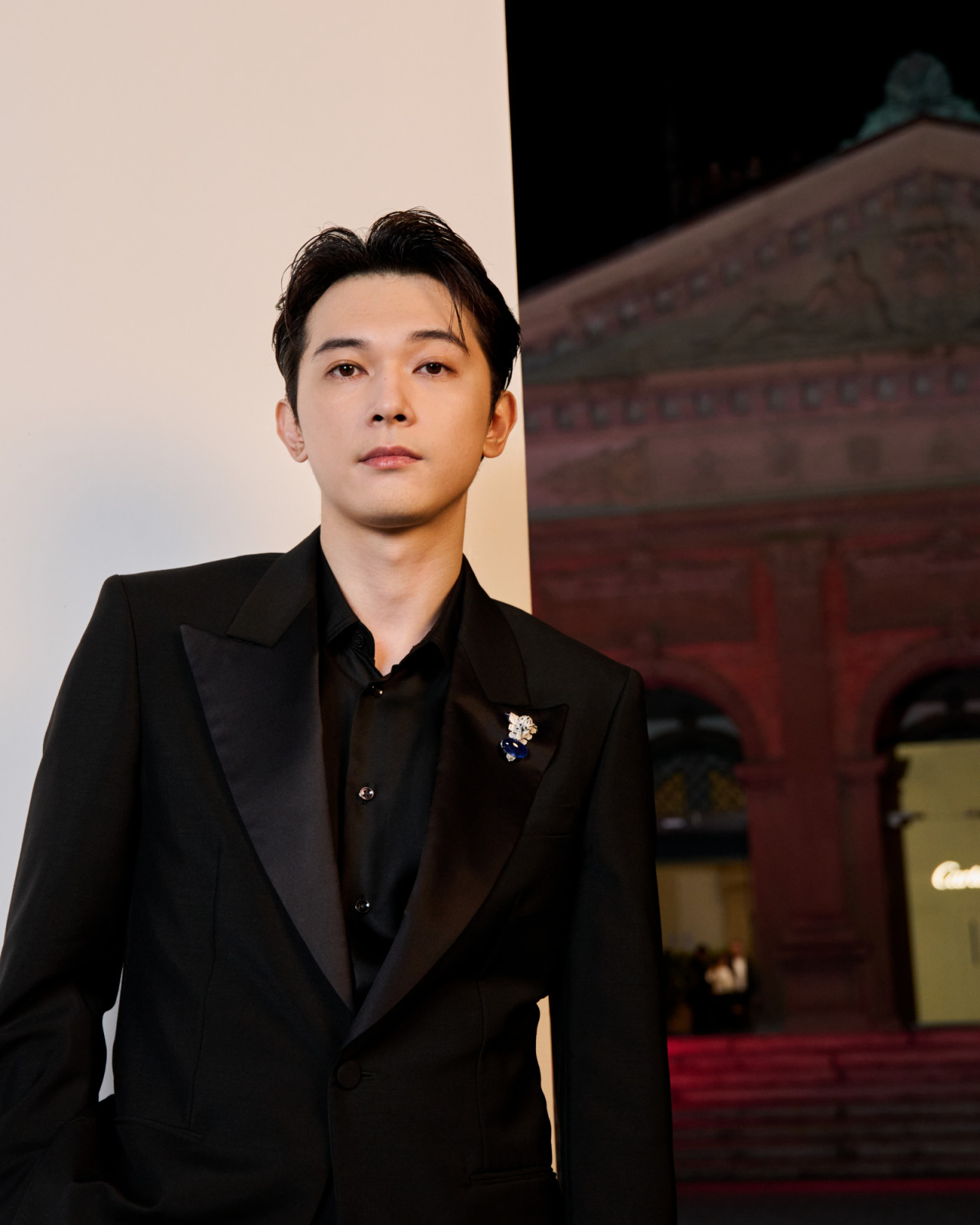 卡地亞品牌摯友佩戴Panthère Avola胸針。(Photo: Cartier)