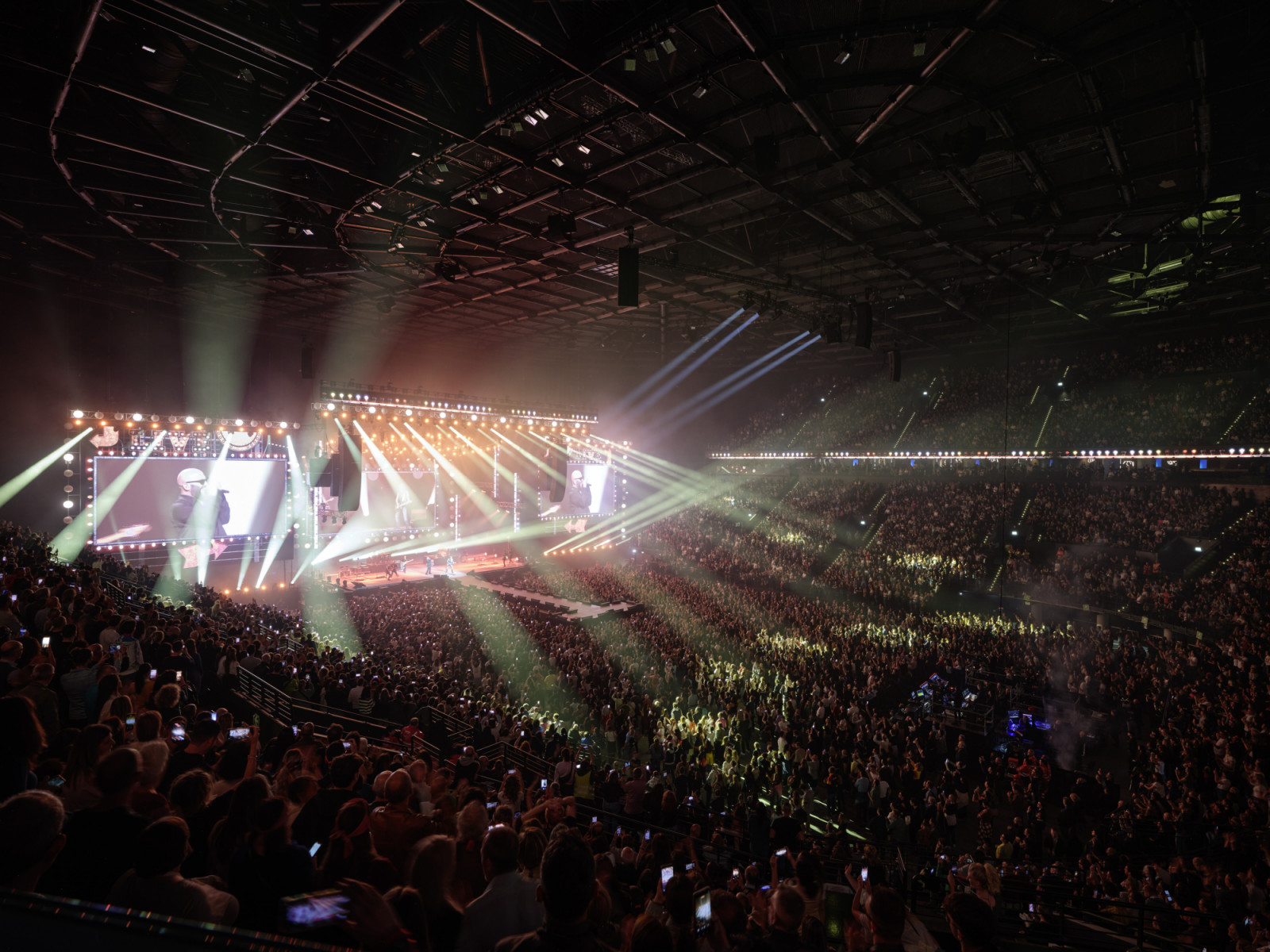 A concert in the main hall, which can hold up to 16,000 spectators (Photo: Noshe)