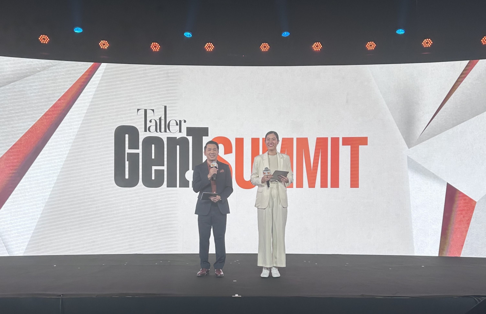 Emcees Pop Natthawut Saengchuwong, editor-in-chief, Tatler Thailand and Valerie Lim, digital editor, Tatler Leadership