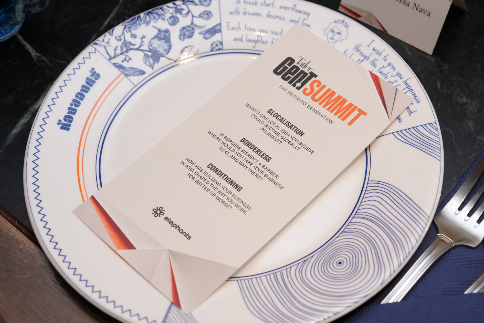 บรรยากาศระหว่างบทสนทนาบนโต๊ะอาหารภายใต้แนวคิด ‘The Defining Lunch with Elephants Inc.’ ณ ร้าน Sri’s Room ชั้น G สยามพารากอน (ภาพ: Tatler)