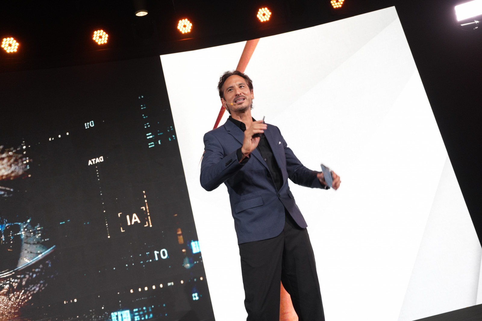 Sean Lee-Davies ผู้ก่อตั้ง Awethentic และ AW Intelligence ชี้ให้เห็นถึงความท้าทายในยุคที่ AI พัฒนาอย่างก้าวกระโดด (ภาพ: Tatler)