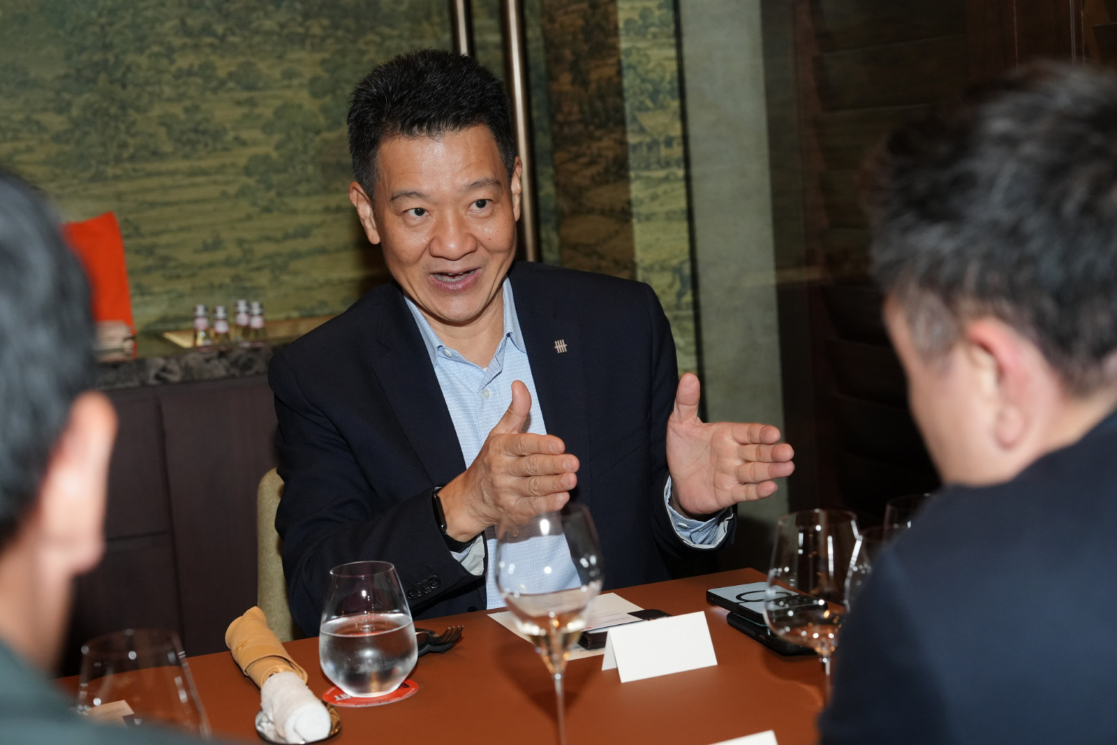 UOB Private Dinner: ดินเนอร์สุดเอ็กซ์คลูซีฟเพื่อเหล่าผู้นำรุ่นใหม่และแขกคนสำคัญ ณ ห้องอาหาร Sra Bua by Nhum Weerawat โรงแรม Siam Kempinski (ภาพ: Tatler)
