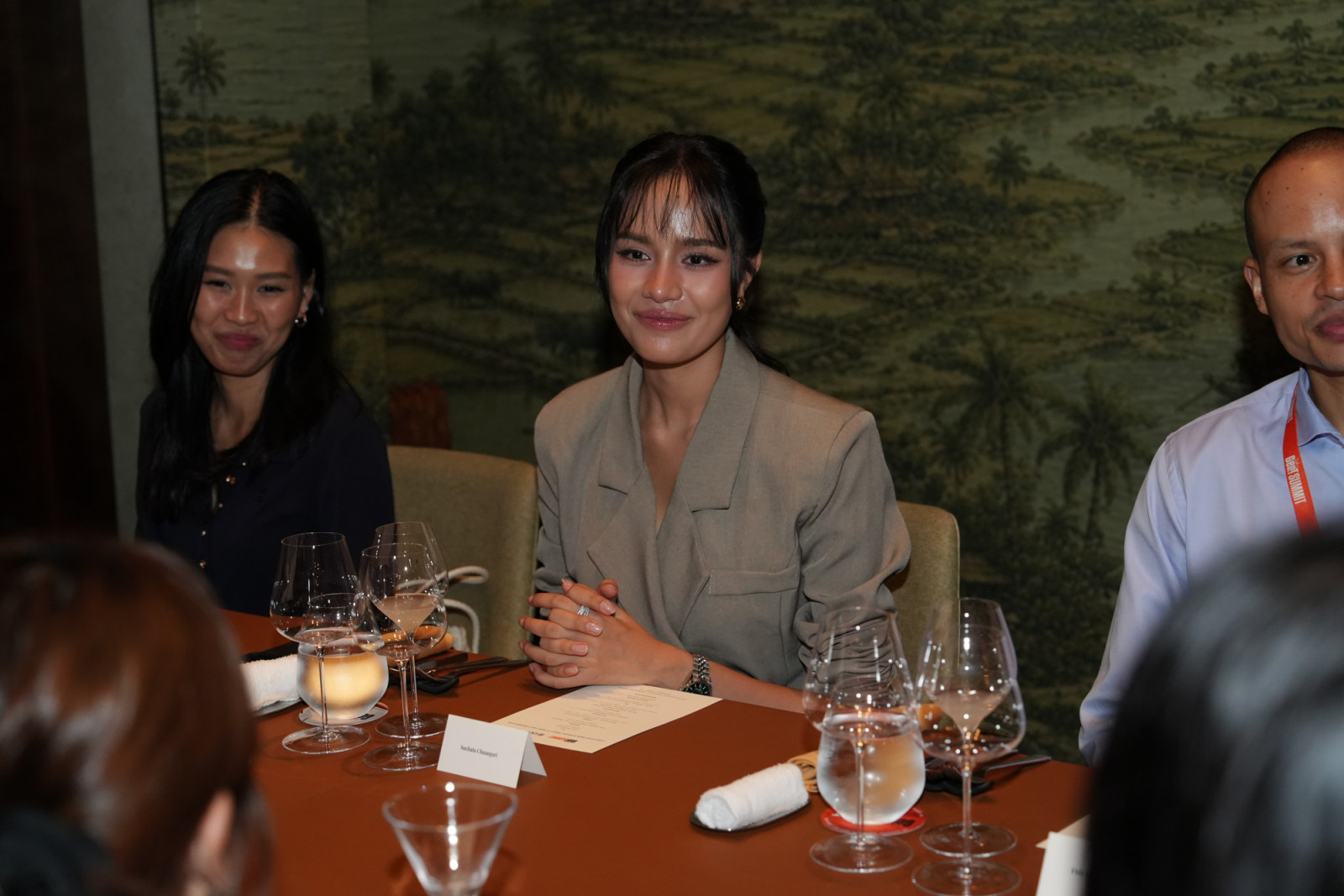 UOB Private Dinner: ดินเนอร์สุดเอ็กซ์คลูซีฟเพื่อเหล่าผู้นำรุ่นใหม่และแขกคนสำคัญ ณ ห้องอาหาร Sra Bua by Nhum Weerawat โรงแรม Siam Kempinski (ภาพ: Tatler)