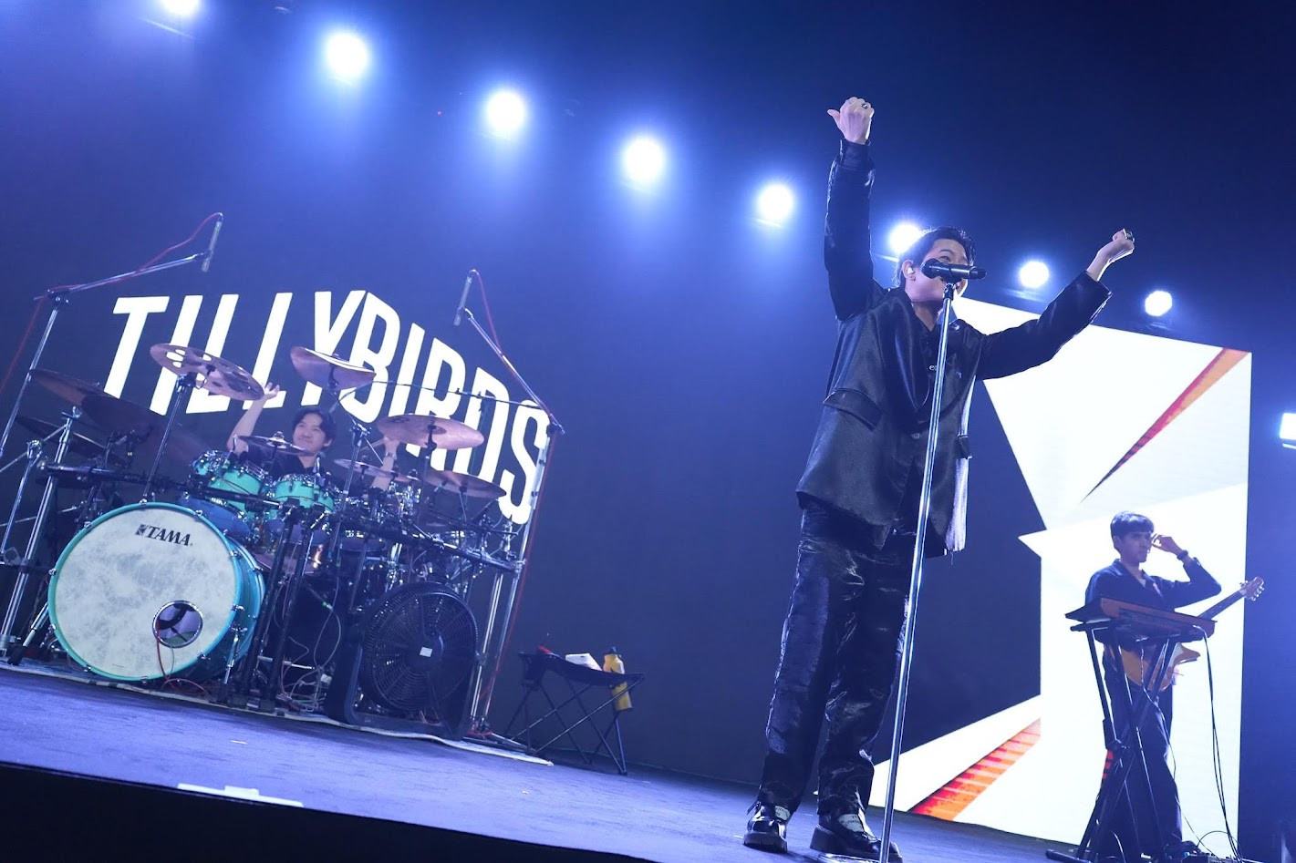 Tilly Birds เปลี่ยนเวทีเสวนาให้เป็นดั่งลานคอนเสิร์ต สร้างความสนุกสนานปิดท้ายงาน Tatler Gen.T Summit 2026 (ภาพ: Tatler)