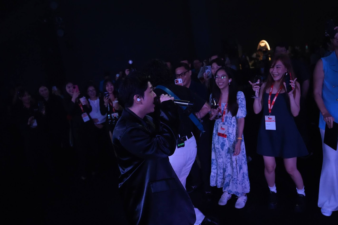 Tilly Birds เปลี่ยนเวทีเสวนาให้เป็นดั่งลานคอนเสิร์ต สร้างความสนุกสนานปิดท้ายงาน Tatler Gen.T Summit 2026 (ภาพ: Tatler)