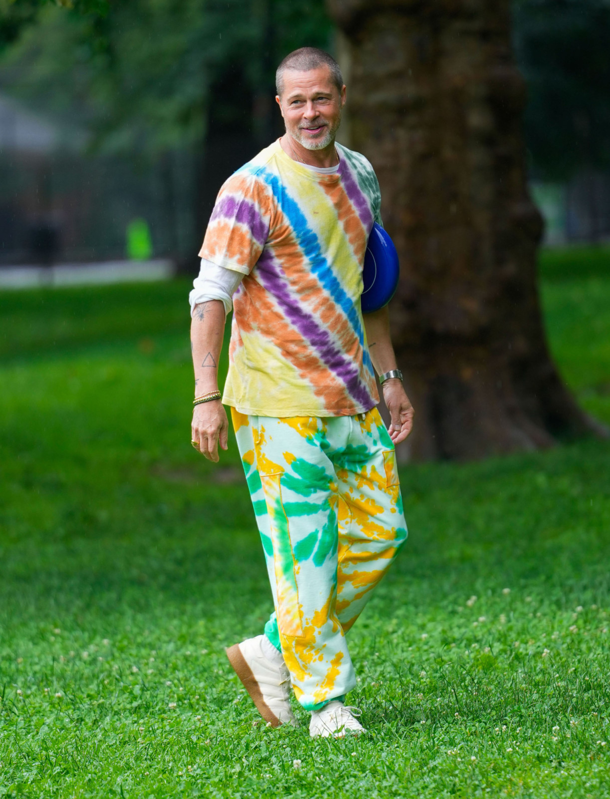 NEW YORK, NY - JUNE 14: Brad Pitt is seen filming a segment for "The Tonight Show" in Riverside Park on June 14, 2025 in New York City.  (Photo by XNY/Star Max/GC Images)